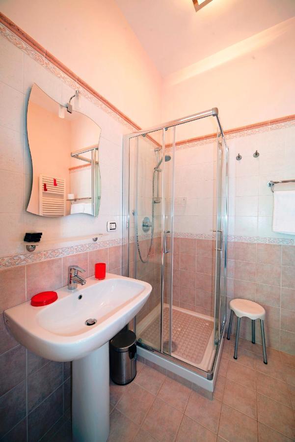 Le Rondini Bed & Breakfast Napoli Dış mekan fotoğraf