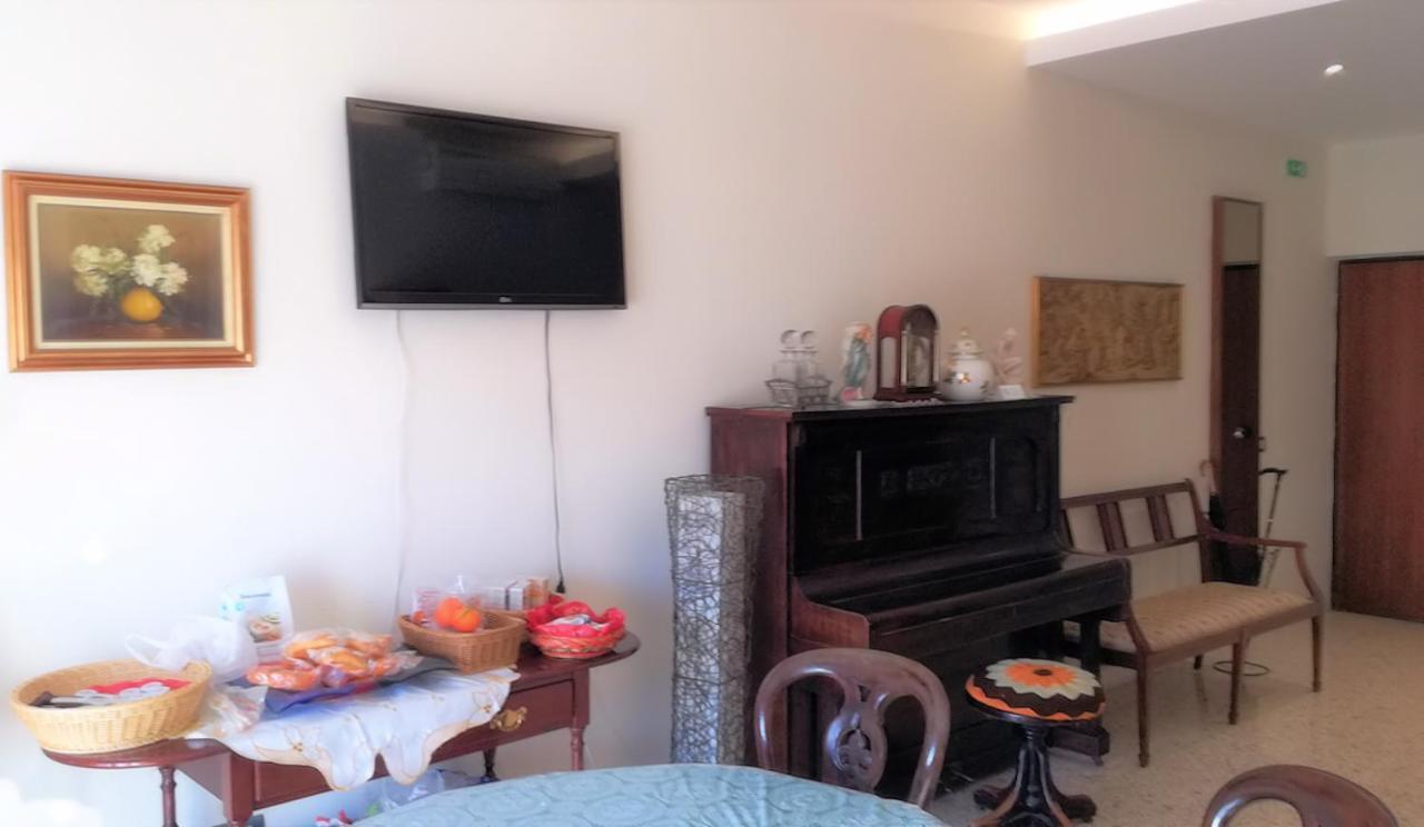 Le Rondini Bed & Breakfast Napoli Dış mekan fotoğraf