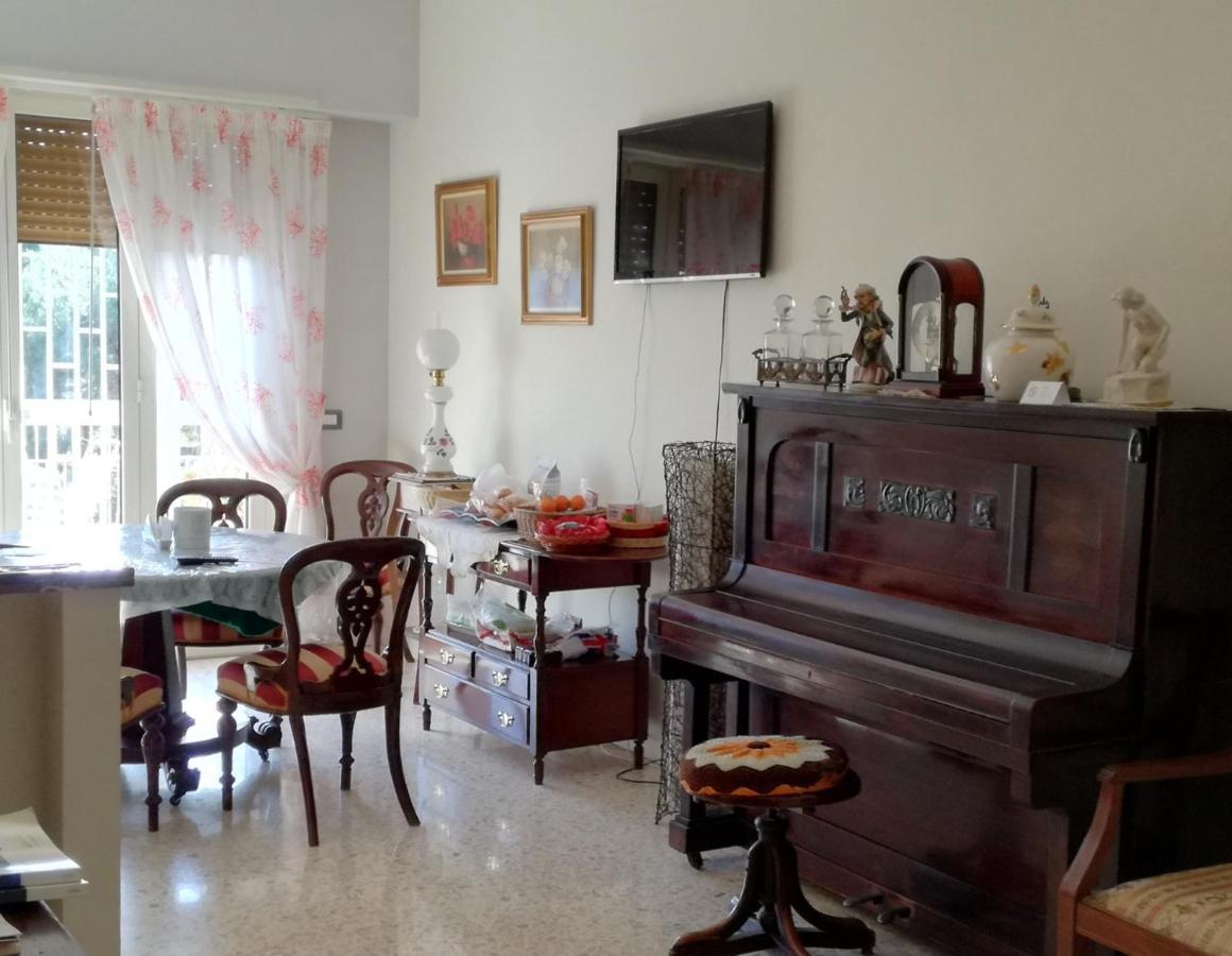 Le Rondini Bed & Breakfast Napoli Dış mekan fotoğraf