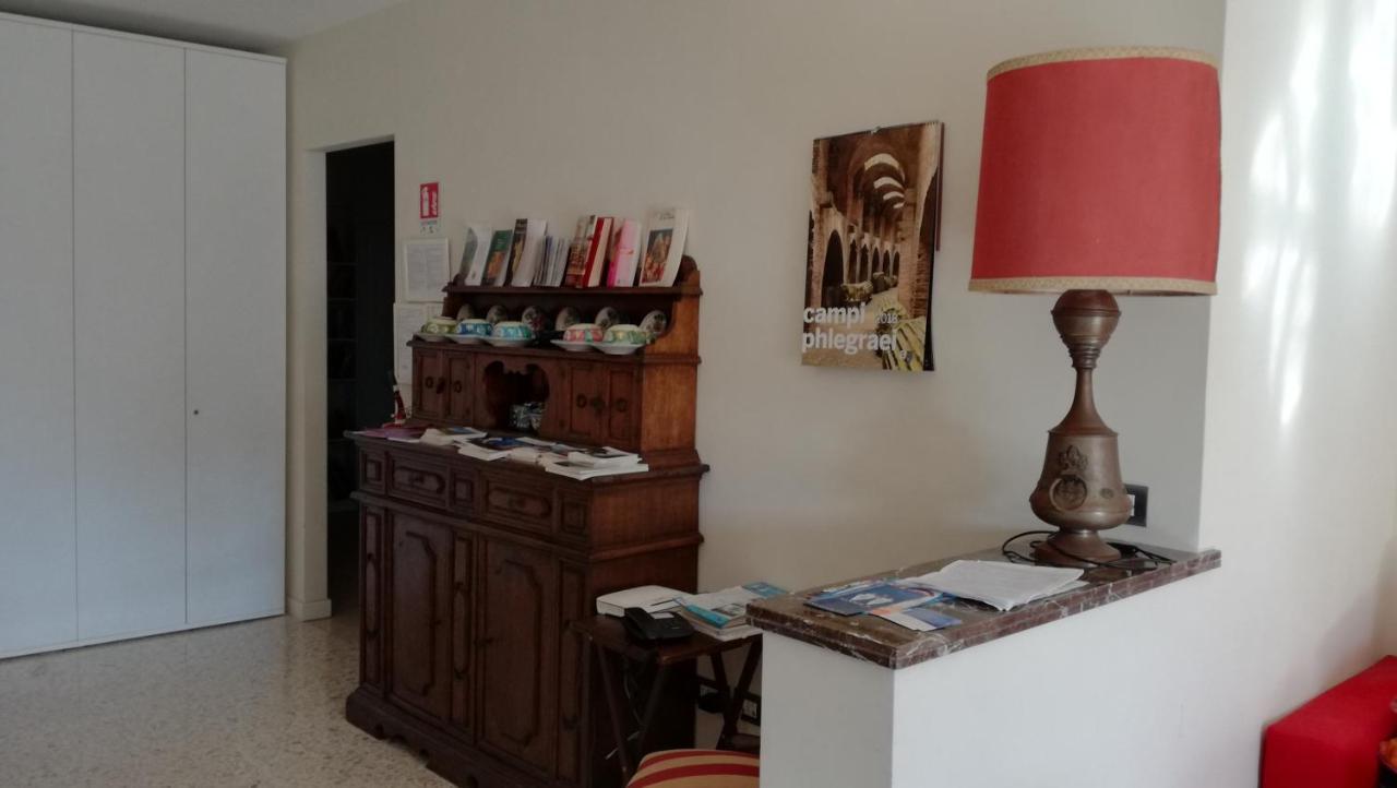 Le Rondini Bed & Breakfast Napoli Dış mekan fotoğraf