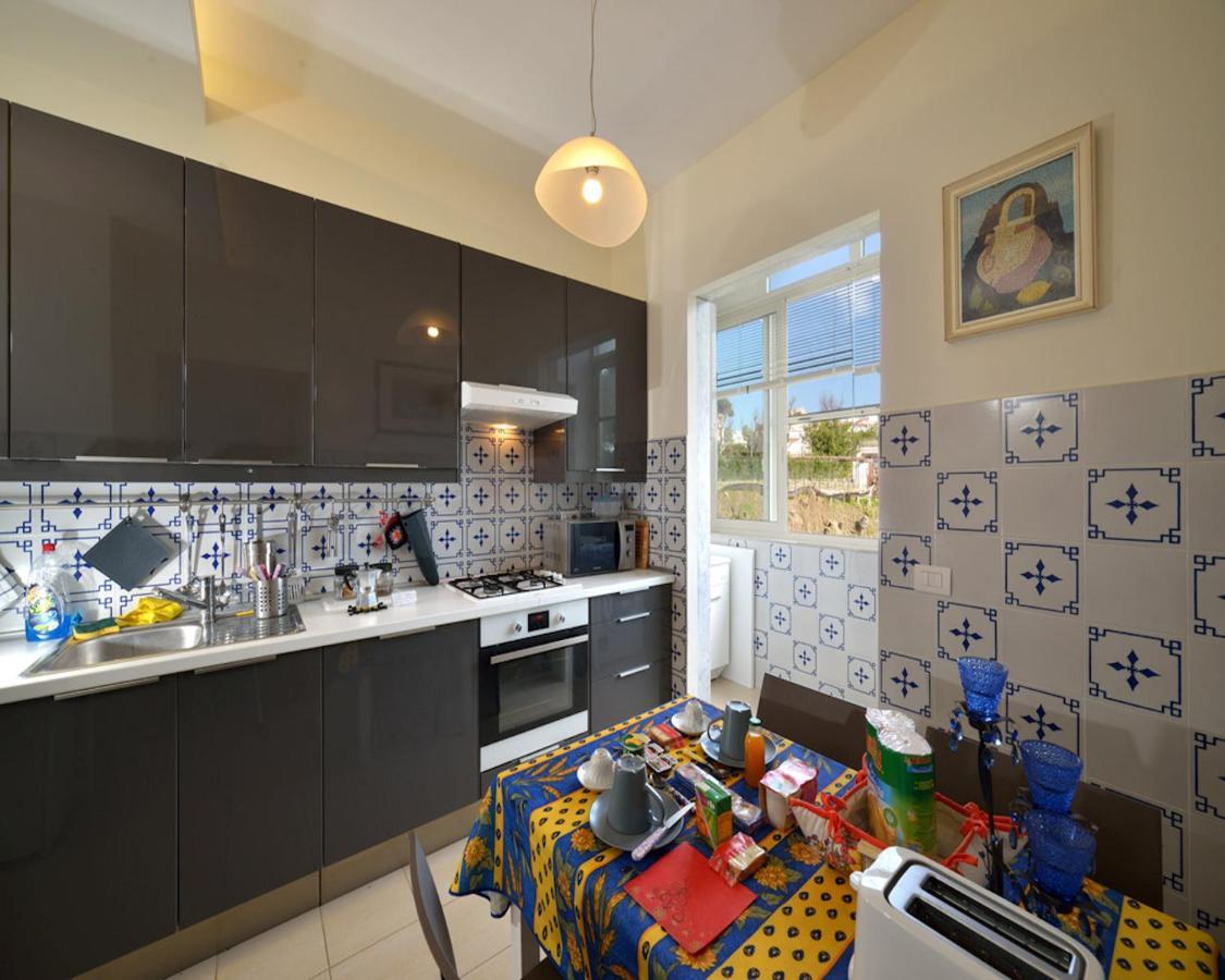 Le Rondini Bed & Breakfast Napoli Dış mekan fotoğraf