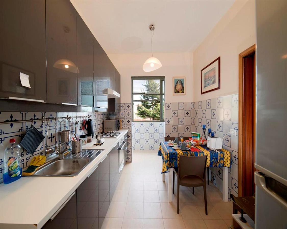 Le Rondini Bed & Breakfast Napoli Dış mekan fotoğraf
